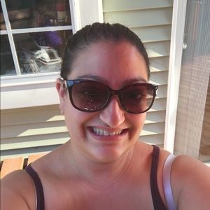 Meet your Posher, Deanna